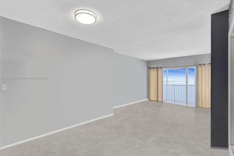 Copropriété à vendre à Sunny Isles Beach, Floride: 1 chambre, 70.79 m2 № 691496 - photo 3