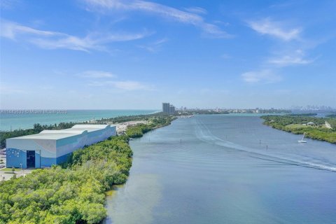 Copropriété à vendre à Sunny Isles Beach, Floride: 1 chambre, 70.79 m2 № 691496 - photo 12