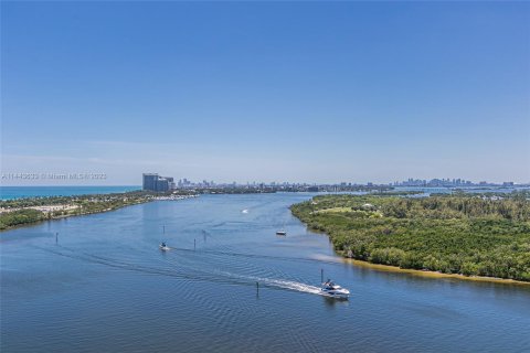 Copropriété à vendre à Sunny Isles Beach, Floride: 1 chambre, 70.79 m2 № 691496 - photo 1