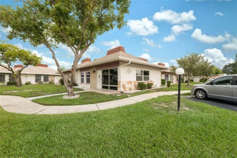 Copropriété à vendre à Holiday, Floride: 2 chambres, 76.64 m2 № 1366936 - photo 2