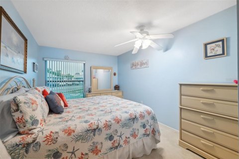 Condo in Holiday, Florida, 2 bedrooms  № 1366936 - photo 14