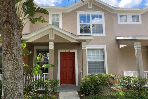 Townhouse in Brandon, Florida 2 bedrooms, 129.88 sq.m. № 1366894 - photo 1