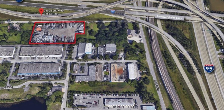 Commercial property in Dania Beach, Florida № 9808