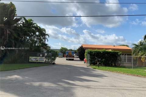 Immobilier commercial à vendre à Dania Beach, Floride № 9808 - photo 7
