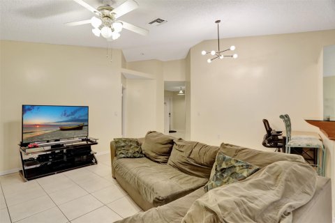 Купить виллу или дом в Маргит, Флорида 3 спальни, 126.35м2, № 941056 - фото 27