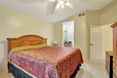 Купить виллу или дом в Маргит, Флорида 3 спальни, 126.35м2, № 941056 - фото 10