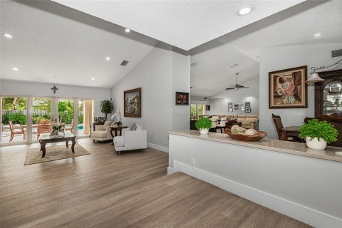 Casa en venta en Miami, Florida, 4 dormitorios, 278.43 m2 № 1270378 - foto 11