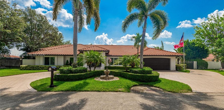 Villa ou maison à Miami, Floride 4 chambres, 278.43 m2 № 1270378