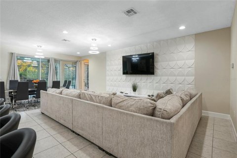 Villa ou maison à vendre à Kissimmee, Floride: 10 chambres, 395.76 m2 № 800259 - photo 7