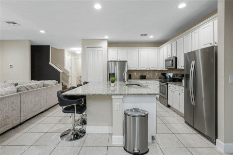 Casa en venta en Kissimmee, Florida, 10 dormitorios, 395.76 m2 № 800259 - foto 9