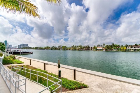 Copropriété à vendre à Miami Beach, Floride: 2 chambres, 105.44 m2 № 1364847 - photo 30