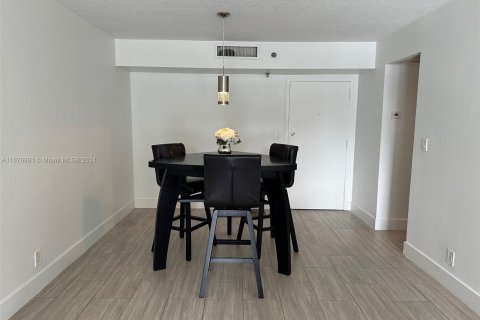 Condo in Aventura, Florida, 2 bedrooms  № 1401499 - photo 20