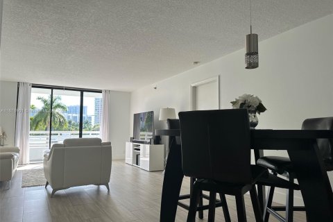 Copropriété à vendre à Aventura, Floride: 2 chambres, 98.66 m2 № 1401499 - photo 18