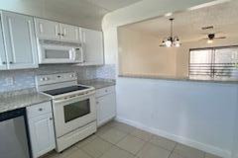 Condo in Stuart, Florida, 2 bedrooms  № 934247 - photo 9