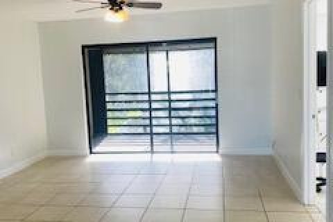 Condo in Stuart, Florida, 2 bedrooms  № 934247 - photo 7