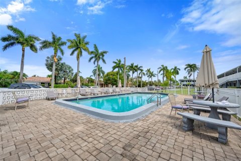 Condo in Hallandale Beach, Florida, 1 bedroom  № 1225523 - photo 19