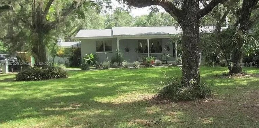 House in St. Lucie, Florida 3 bedrooms, 209.03 sq.m. № 1245622