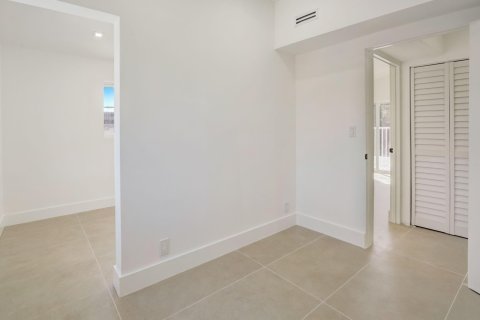 House in Fort Lauderdale, Florida 4 bedrooms, 210.89 sq.m. № 987470 - photo 13