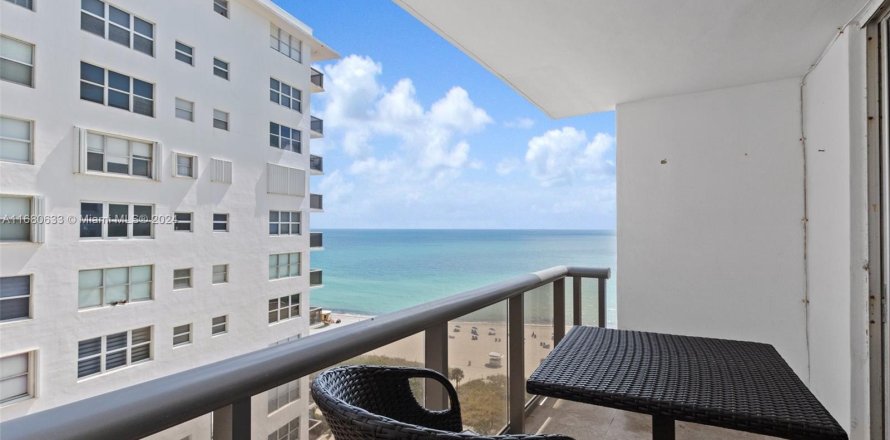 Condo in Miami Beach, Florida, 2 bedrooms  № 1410920