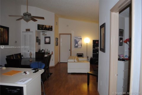 Condominio en venta en Doral, Florida, 2 dormitorios, 86.03 m2 № 1095798 - foto 9