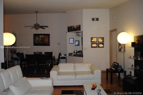 Copropriété à vendre à Doral, Floride: 2 chambres, 86.03 m2 № 1095798 - photo 21