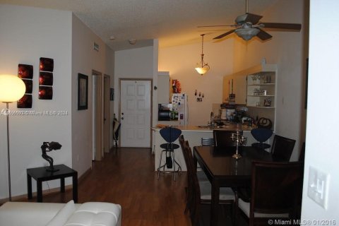 Copropriété à vendre à Doral, Floride: 2 chambres, 86.03 m2 № 1095798 - photo 24