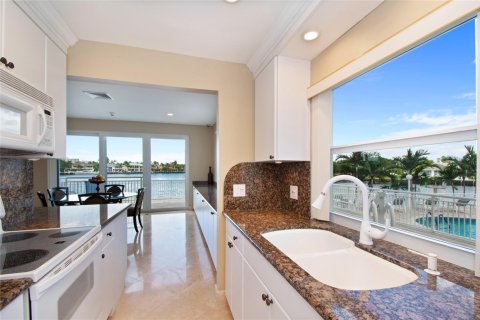 Condo in Fort Lauderdale, Florida, 2 bedrooms  № 976506 - photo 7