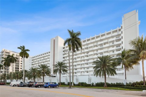 Condo in Fort Lauderdale, Florida, 2 bedrooms  № 976506 - photo 27