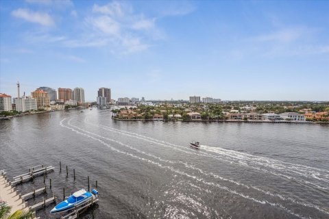 Condo in Fort Lauderdale, Florida, 2 bedrooms  № 976506 - photo 1