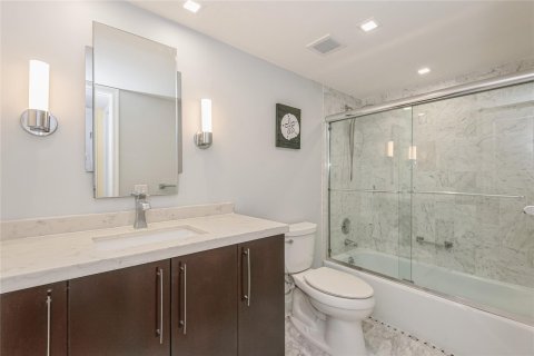 Condo in Fort Lauderdale, Florida, 2 bedrooms  № 976506 - photo 19