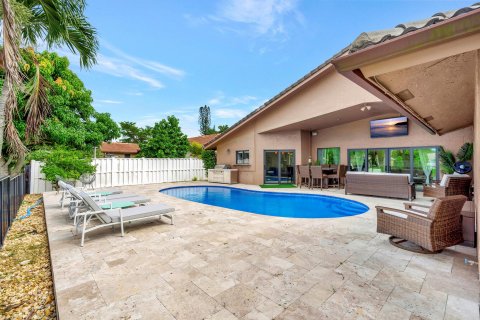 Villa ou maison à louer à Coral Springs, Floride: 4 chambres, 238.39 m2 № 788355 - photo 6