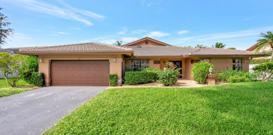 Villa ou maison à Coral Springs, Floride 4 chambres, 238.39 m2 № 788355