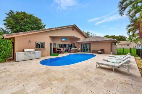 Villa ou maison à louer à Coral Springs, Floride: 4 chambres, 238.39 m2 № 788355 - photo 5