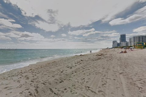 Condominio en venta en Miami Beach, Florida, 37.16 m2 № 1331552 - foto 17