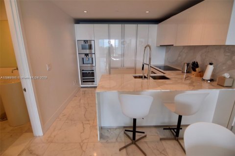 Condominio en venta en Bal Harbour, Florida, 2 dormitorios, 158.31 m2 № 1331540 - foto 2