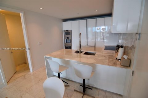 Condominio en venta en Bal Harbour, Florida, 2 dormitorios, 158.31 m2 № 1331540 - foto 5