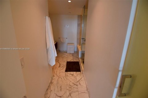 Condominio en venta en Bal Harbour, Florida, 2 dormitorios, 158.31 m2 № 1331540 - foto 16