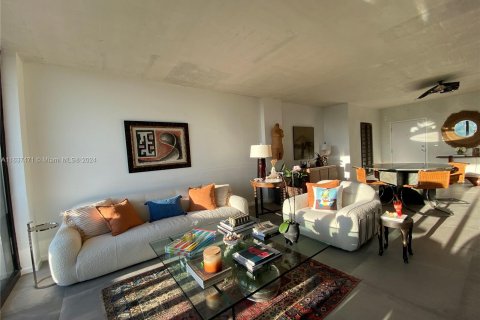 Condominio en venta en Coral Gables, Florida, 1 dormitorio, 84.54 m2 № 1310508 - foto 4