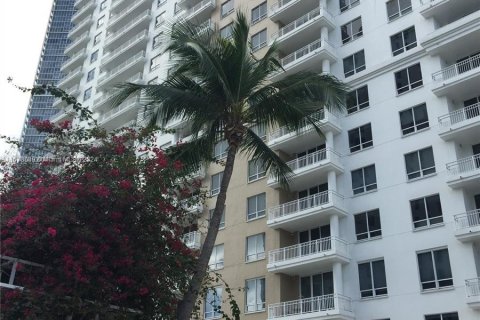 Condominio en venta en Miami, Florida, 2 dormitorios, 151.06 m2 № 1404452 - foto 1