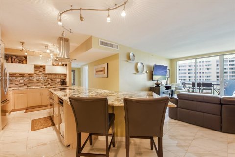 Copropriété à louer à Miami Beach, Floride: 2 chambres, 99.31 m2 № 1370351 - photo 3