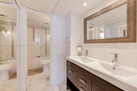 Condominio en alquiler en Miami Beach, Florida, 2 dormitorios, 99.31 m2 № 1370351 - foto 9