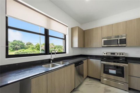 Adosado en venta en Miramar, Florida, 3 dormitorios, 139.73 m2 № 1370670 - foto 7