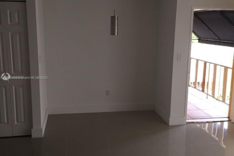 Condominio en alquiler en Doral, Florida, 1 dormitorio, 72.46 m2 № 1370625 - foto 5