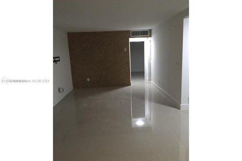 Copropriété à louer à Doral, Floride: 1 chambre, 72.46 m2 № 1370625 - photo 6