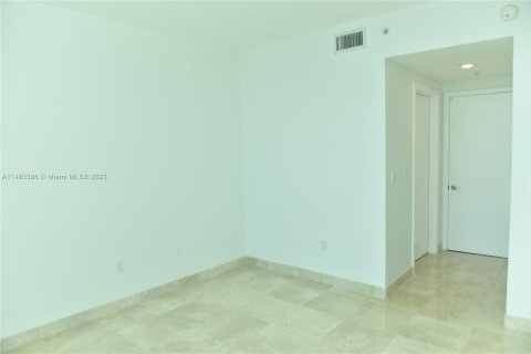 Condo in Miami, Florida, 2 bedrooms  № 827551 - photo 24