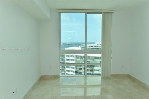 Condo in Miami, Florida, 2 bedrooms  № 827551 - photo 23