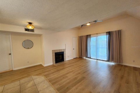 Condominio en alquiler en Altamonte Springs, Florida, 1 dormitorio, 59.83 m2 № 1369565 - foto 5