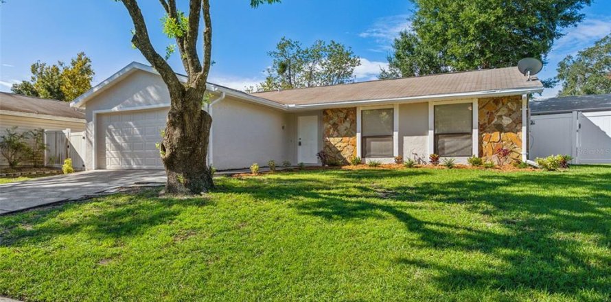 Casa en Brandon, Florida 3 dormitorios, 156.26 m2 № 1373729