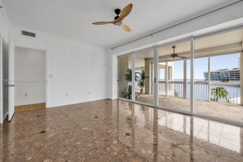 Condominio en venta en Miami, Florida, 2 dormitorios, 142.14 m2 № 1401280 - foto 24