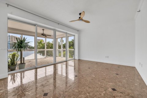 Copropriété à vendre à Miami, Floride: 2 chambres, 142.14 m2 № 1401280 - photo 23